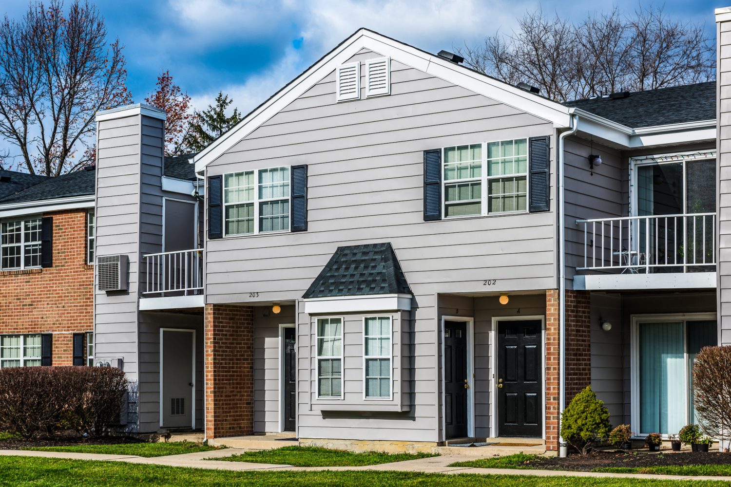 Mount Laurel Apartments - Stirling Court Apartments