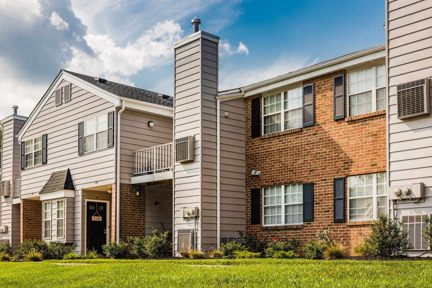 Mount Laurel Apartments - Stirling Court Apartments